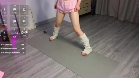 Snapshot of babby_rabbit_ chatting on 02/25/25, 11:19 Cute Raby online show from 02/25/25, 11:19