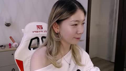 Snapshot of babby_rabbit_ chatting on 09/09/25, 04:39 Cute Raby online show from 09/09/25, 04:39