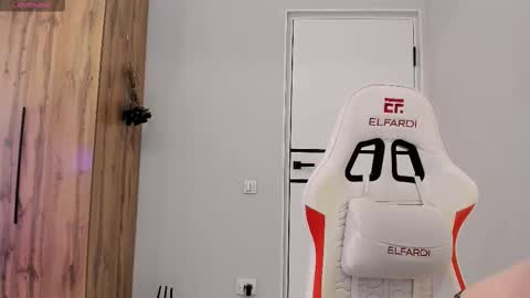 Snapshot of babby_rabbit_ chatting on 03/30/26, 12:17 Cute Raby online show from 03/30/26, 12:17