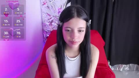 Snapshot of babeblair chatting on 03/03/26, 06:25 Queen B online show from 03/03/26, 06:25