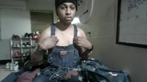 Snapshot of babecalvinwatts chatting on 01/14/25, 07:38 babecalvinwatts online show from 01/14/25, 07:38