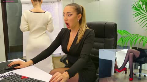 Olivia and Lexi online show from 01/29/25, 08:56