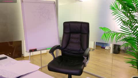 Olivia and Lexi online show from 03/06/25, 08:19