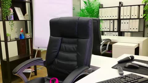 Olivia and Lexi online show from 10/16/25, 04:57