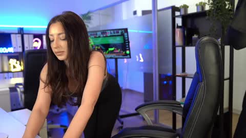 Olivia and Lexi online show from 01/16/26, 05:33