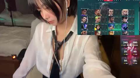 Jialyn online show from 10/22/25, 06:40