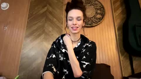 Fern Browning online show from 03/10/25, 05:50