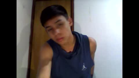 Snapshot of baby082311 chatting on 11/27/25, 05:31 baby082311 online show from 11/27/25, 05:31