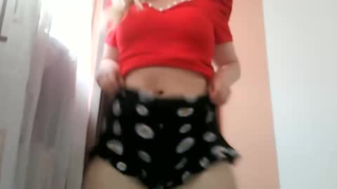 Snapshot of baby_blondee chatting on 03/29/26, 09:20 Baby Blonde online show from 03/29/26, 09:20