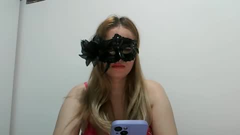 Snapshot of baby_blondee chatting on 04/04/26, 05:43 Baby Blonde online show from 04/04/26, 05:43