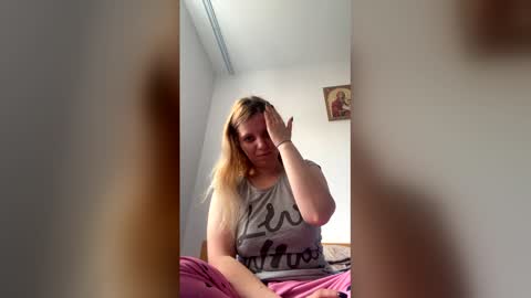 Snapshot of baby_blondee chatting on 04/12/26, 11:48 Baby Blonde online show from 04/12/26, 11:48