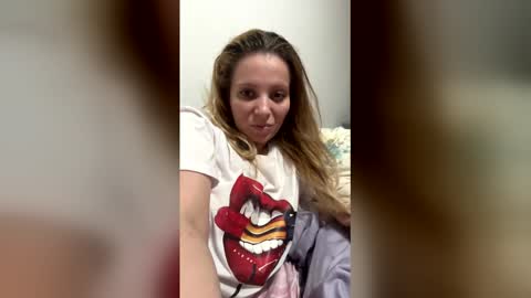 Snapshot of baby_blondee chatting on 04/21/26, 06:01 Baby Blonde online show from 04/21/26, 06:01