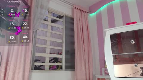 Snapshot of baby_candy22 chatting on 11/19/25, 10:59 zaleya online show from 11/19/25, 10:59