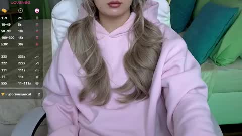 Snapshot of baby_debbie chatting on 02/22/25, 07:47 Debora online show from 02/22/25, 07:47