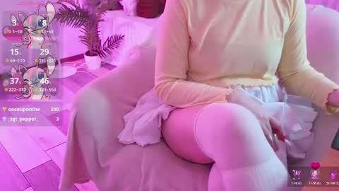 Snapshot of baby_debbie chatting on 10/17/25, 11:18 Debora online show from 10/17/25, 11:18