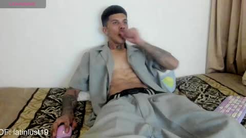 Snapshot of baby_gio chatting on 04/16/26, 01:39 OF GxoXabs online show from 04/16/26, 01:39