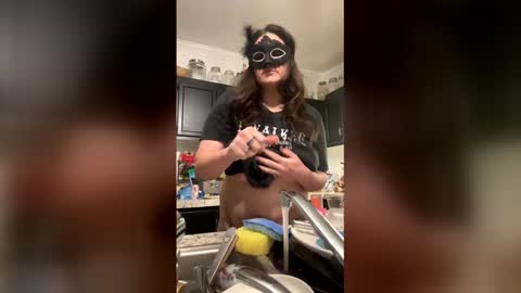 Snapshot of baby_girl_93 chatting on 12/14/25, 10:42 baby_girl_93 online show from 12/14/25, 10:42