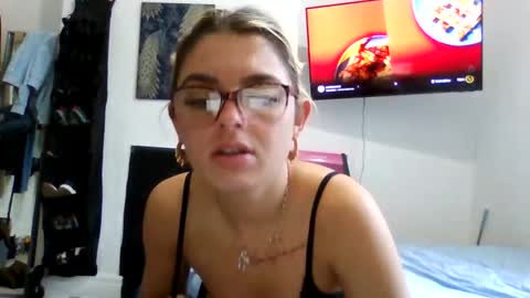 baby_girls2224 online show from 02/09/26, 09:24