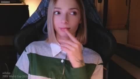 baby gopn1k online show from 12/17/25, 05:13