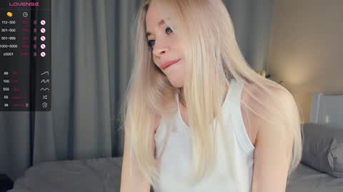 Snapshot of baby_is_ready chatting on 12/20/24, 06:08 Emily online show from 12/20/24, 06:08