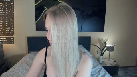 Snapshot of baby_is_ready chatting on 03/10/25, 09:10 Emily online show from 03/10/25, 09:10