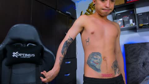 Junior       Independent Model online show from 01/10/25, 08:59