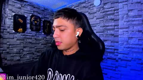 Junior       Independent Model online show from 09/20/25, 04:24