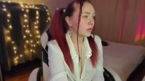 Heyy Im Kikuuu  Im so energetic  Catch my vibe online show from 12/14/24, 08:40