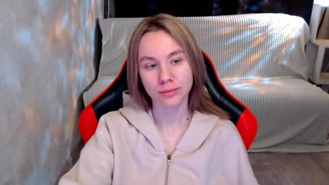 baby_kitte online show from 11/25/25, 04:01