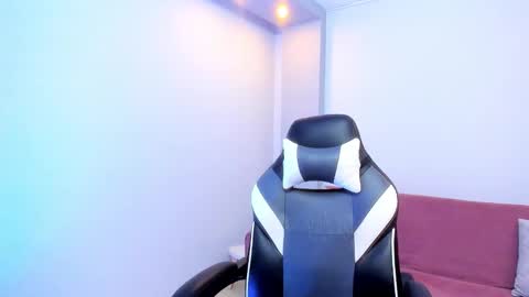 baby_lannie online show from 11/11/25, 04:12