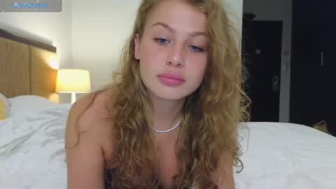 Snapshot of baby_leen chatting on 03/05/25, 03:07 Sharleen online show from 03/05/25, 03:07