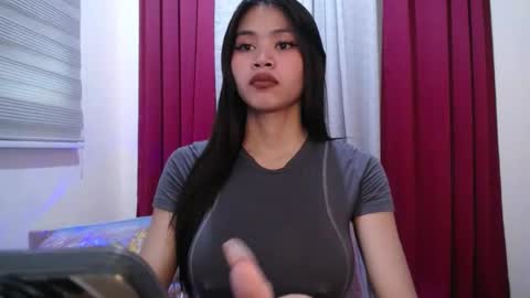 Snapshot of baby_love143 chatting on 07/07/26, 10:58 sky online show from 07/07/26, 10:58