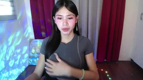 Snapshot of baby_love143 chatting on 07/20/26, 12:47 sky online show from 07/20/26, 12:47