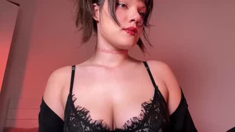 mei online show from 09/27/25, 04:28