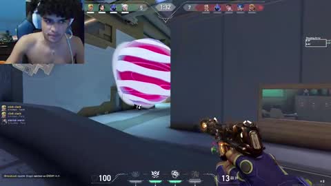 Snapshot of baby_mooonx chatting on 11/09/25, 01:15 adrian online show from 11/09/25, 01:15