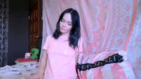 Snapshot of baby_onface chatting on 04/20/26, 08:17 Alice online show from 04/20/26, 08:17