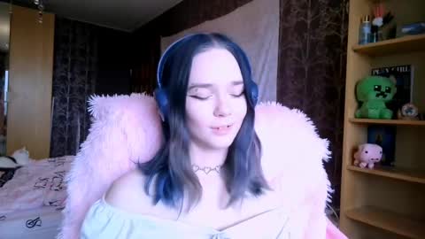 Snapshot of baby_onface chatting on 04/29/26, 08:18 Alice online show from 04/29/26, 08:18