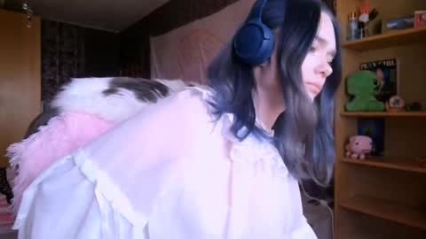 Snapshot of baby_onface chatting on 04/30/26, 09:15 Alice online show from 04/30/26, 09:15