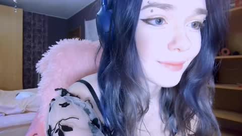 Snapshot of baby_onface chatting on 05/20/26, 03:51 Alice online show from 05/20/26, 03:51