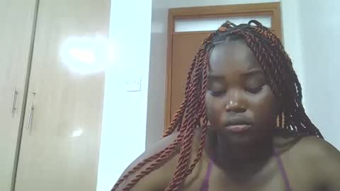 Snapshot of babyavil chatting on 12/19/25, 09:00 babyavil online show from 12/19/25, 09:00