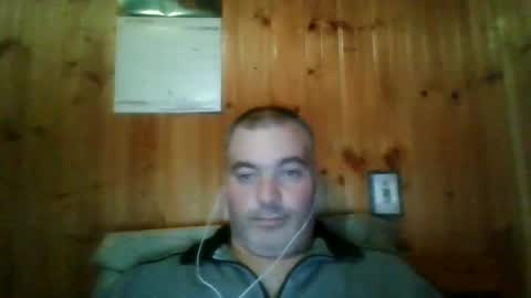 Snapshot of babybaby83 chatting on 12/22/24, 04:50 Darren online show from 12/22/24, 04:50