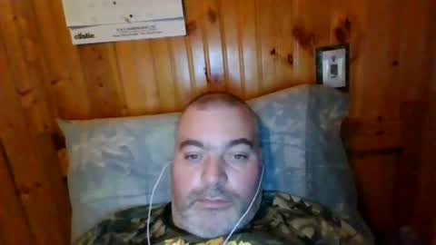 Snapshot of babybaby83 chatting on 01/14/25, 12:43 Darren online show from 01/14/25, 12:43