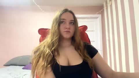 Snapshot of babyblissxx chatting on 01/05/26, 11:52 Katerina online show from 01/05/26, 11:52
