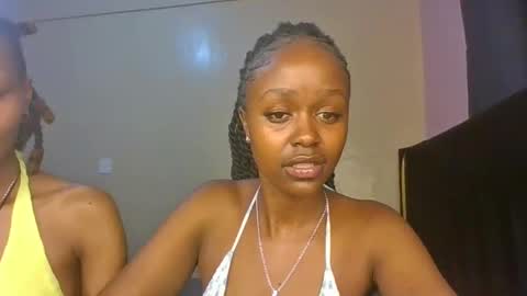 Snapshot of babybrown20 chatting on 05/18/26, 04:29 babybrown online show from 05/18/26, 04:29