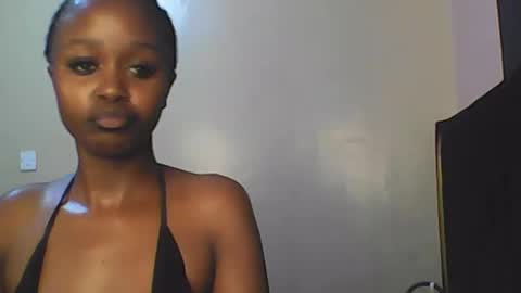 Snapshot of babybrown20 chatting on 06/25/26, 04:45 babybrown online show from 06/25/26, 04:45