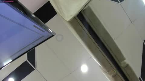 Snapshot of babycoral chatting on 10/20/25, 11:10 babycoral online show from 10/20/25, 11:10