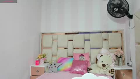 Snapshot of babycoral chatting on 10/21/25, 11:22 babycoral online show from 10/21/25, 11:22