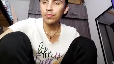 Dani  online show from 10/26/25, 09:42