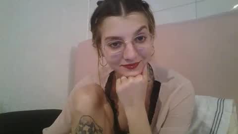 babydemon6 online show from 09/30/25, 12:15