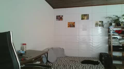 Snapshot of babydemon6 chatting on 04/25/26, 05:54 babydemon6 online show from 04/25/26, 05:54